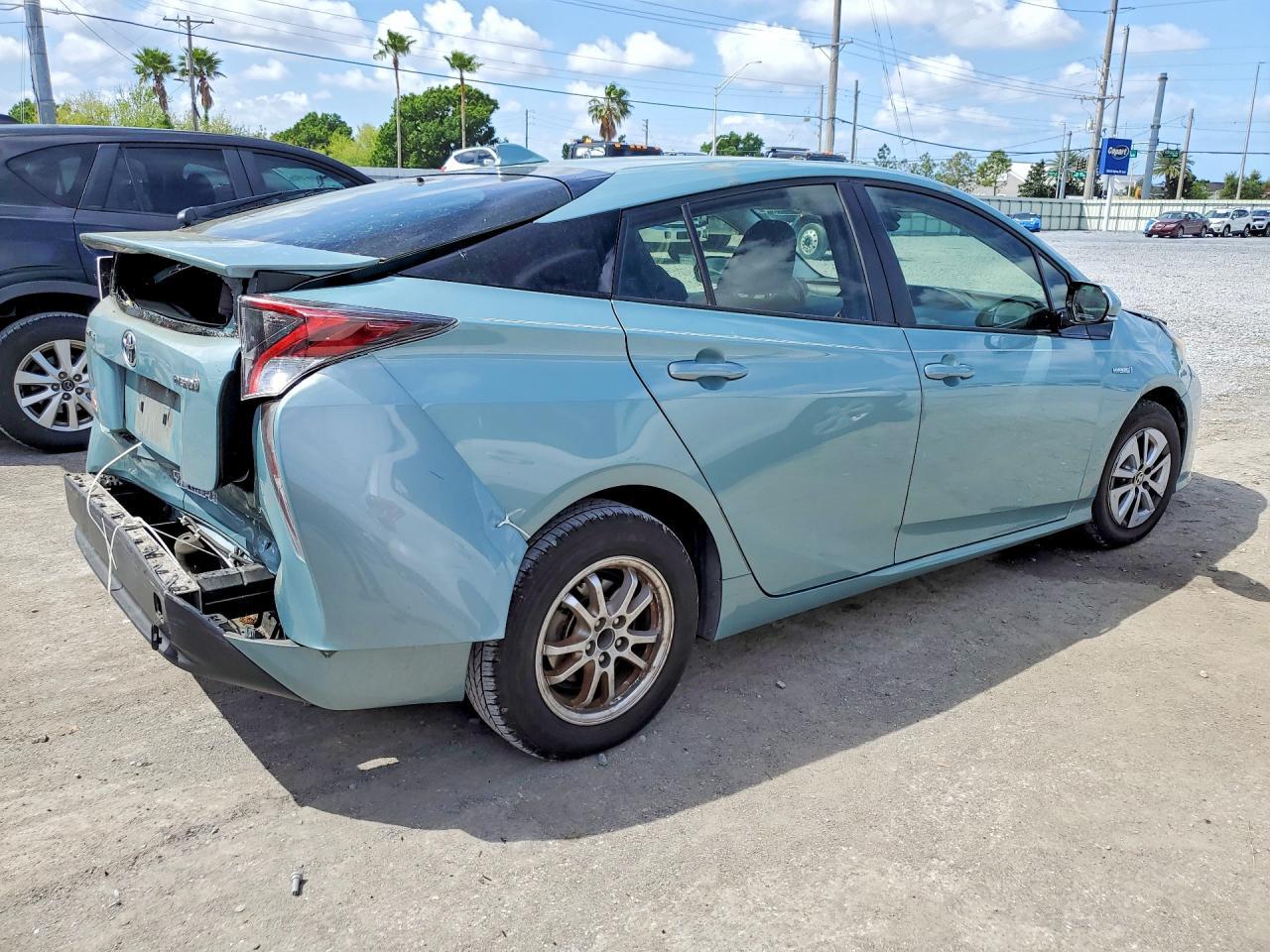 2016 TOYOTA PRIUS