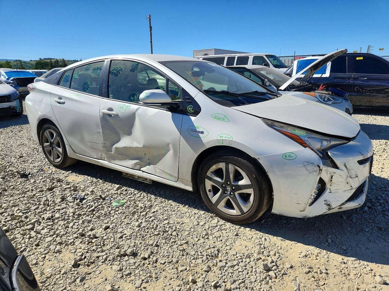 2016 TOYOTA PRIUS