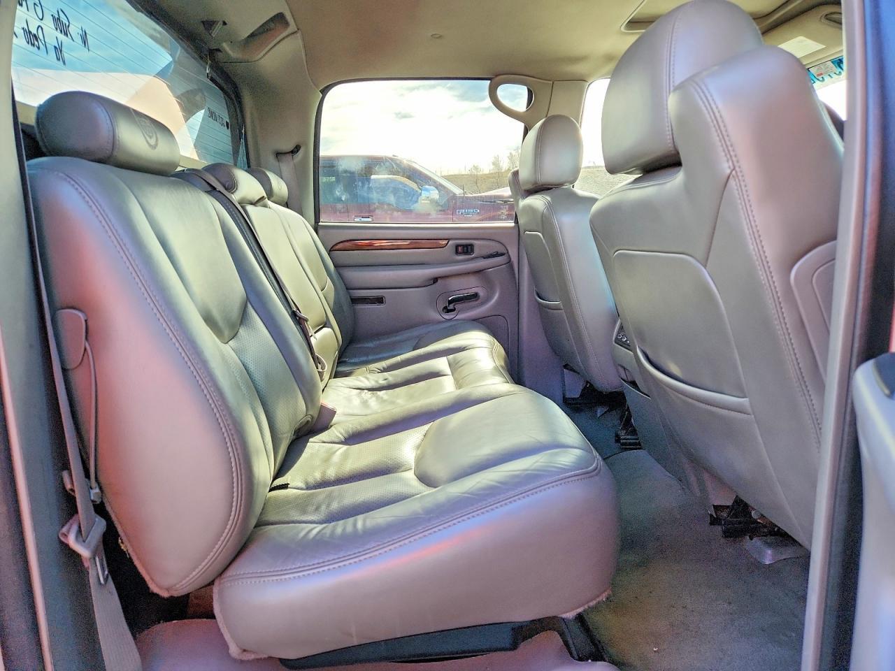 2004 CADILLAC Escalade EXT