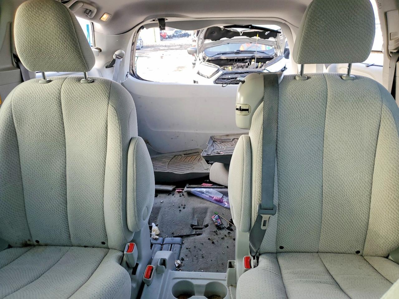 2012 TOYOTA SIENNA