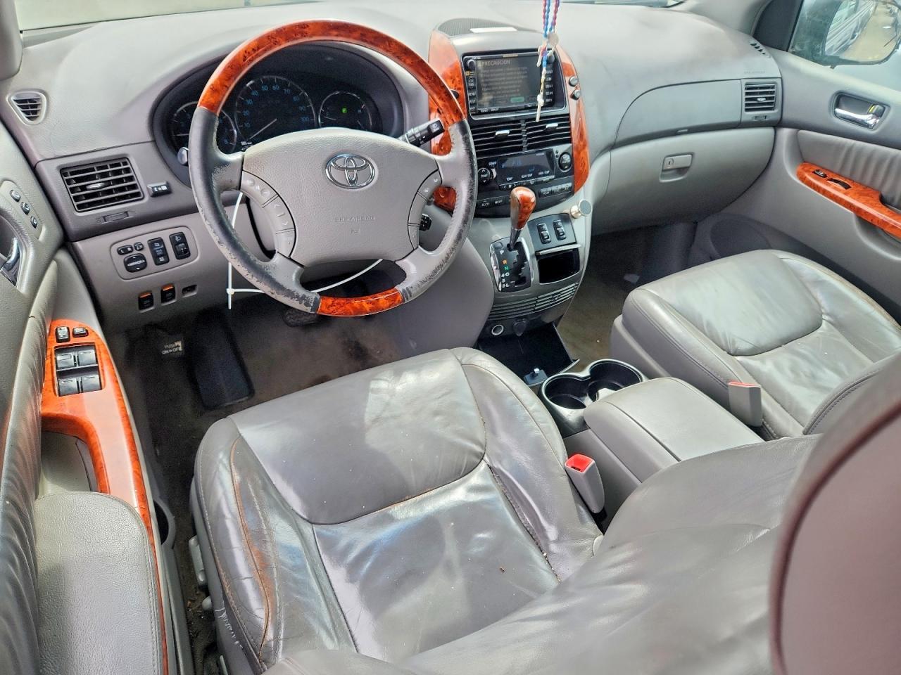 2007 TOYOTA SIENNA