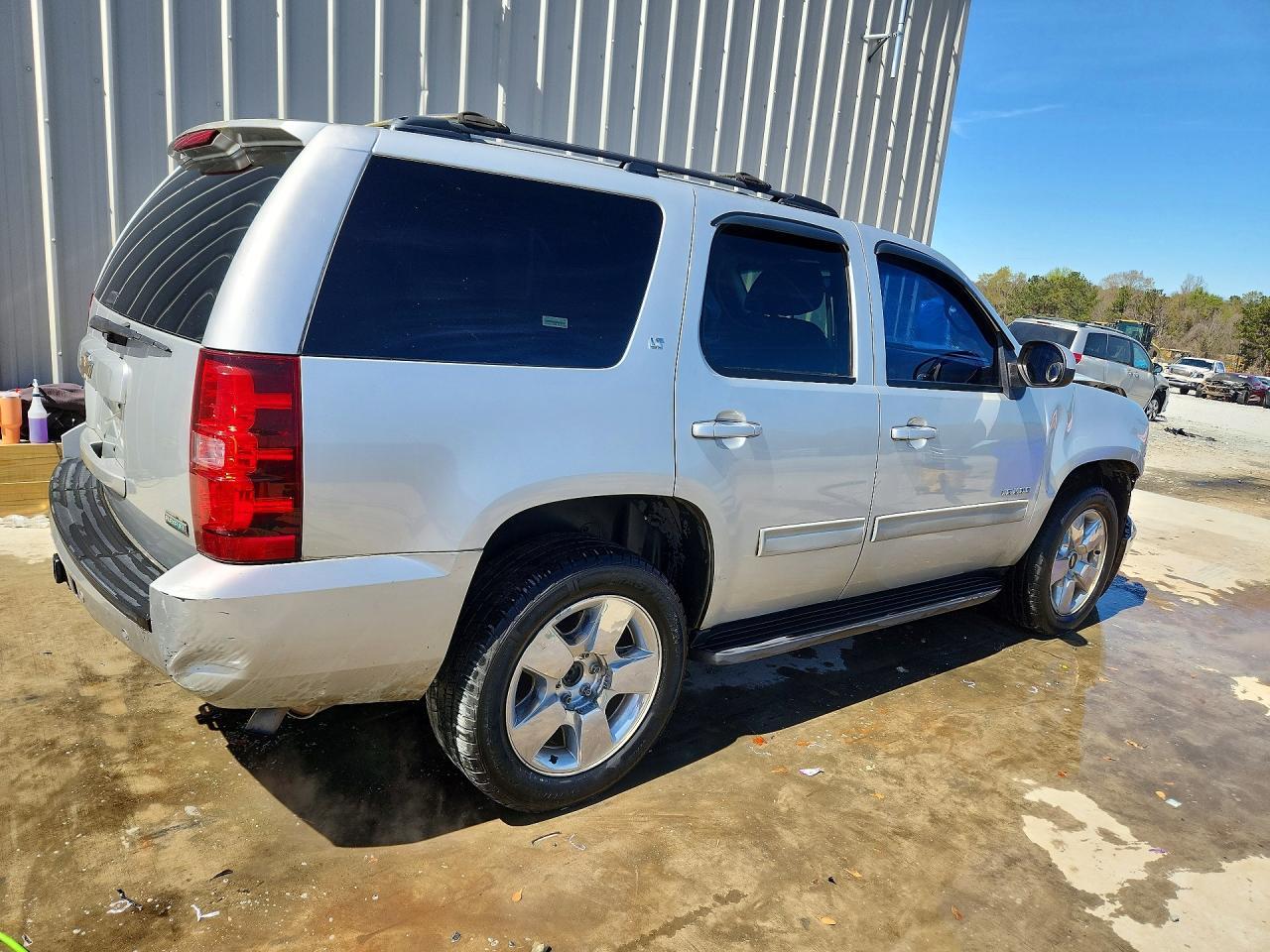 2011 CHEVROLET Tahoe