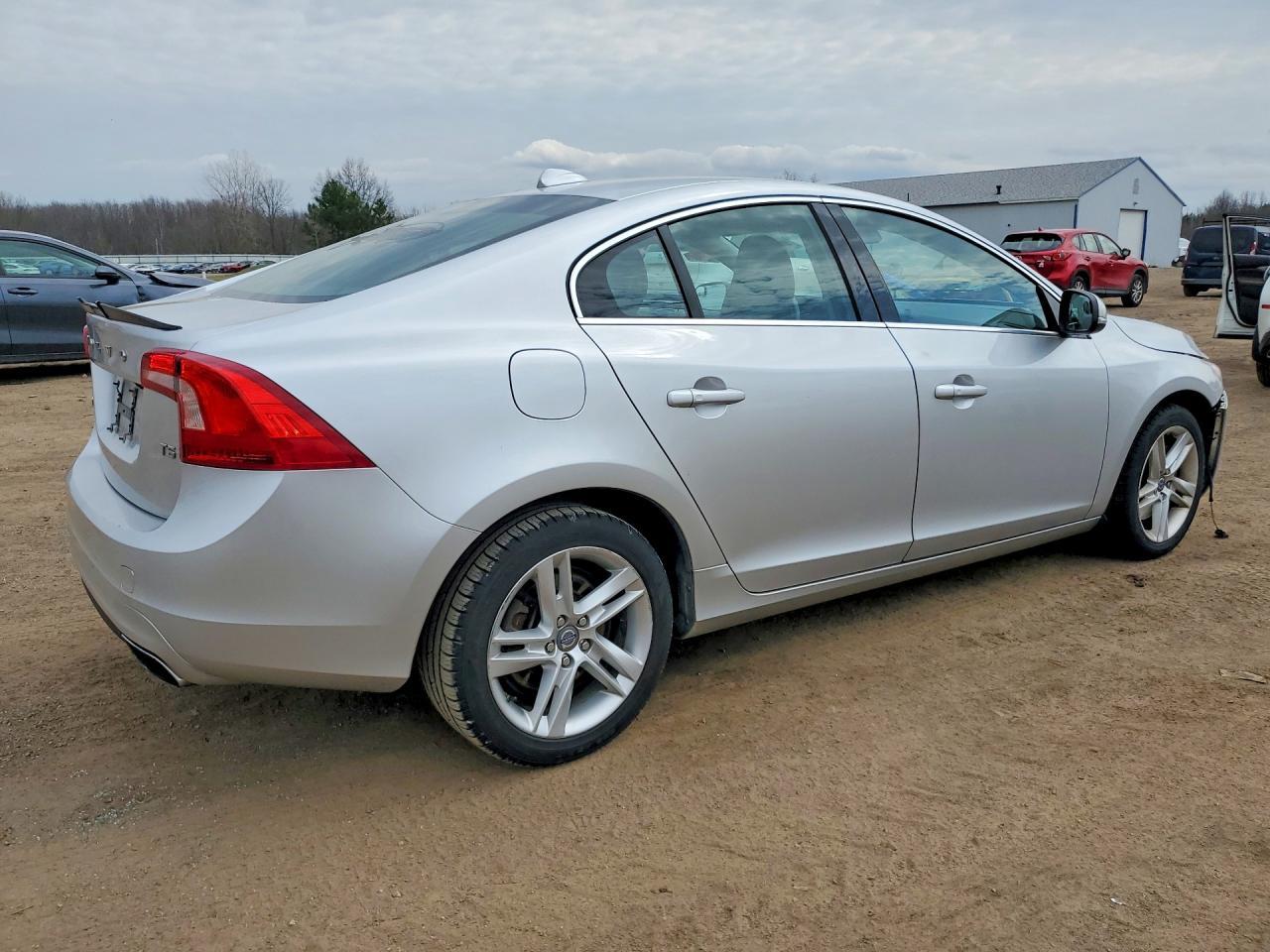 2014 VOLVO S60
