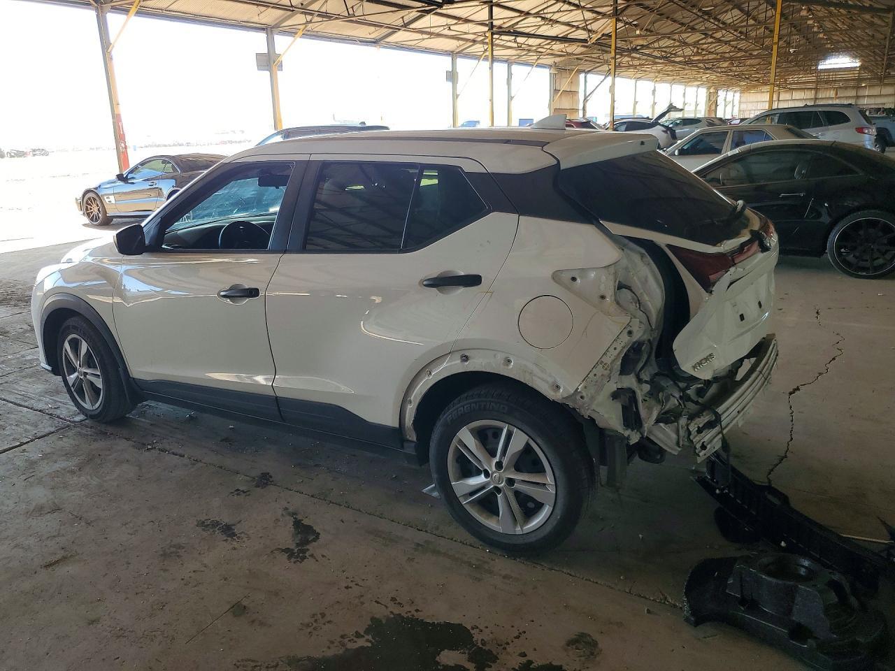 2024 NISSAN KICKS