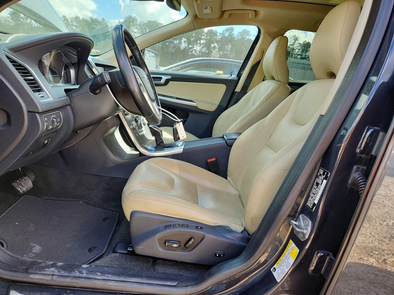 2016 VOLVO XC60
