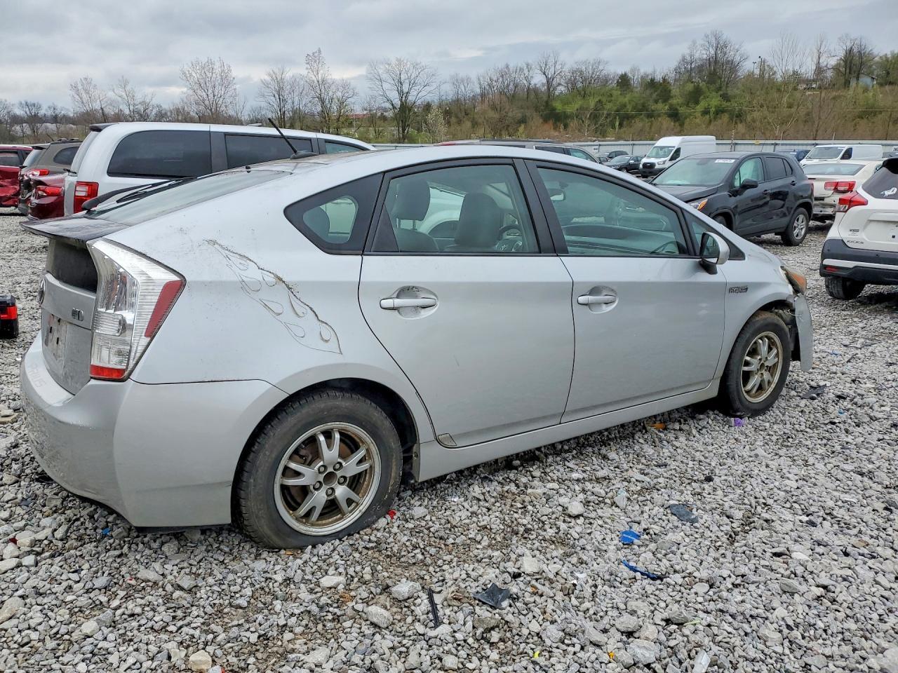 2011 TOYOTA PRIUS
