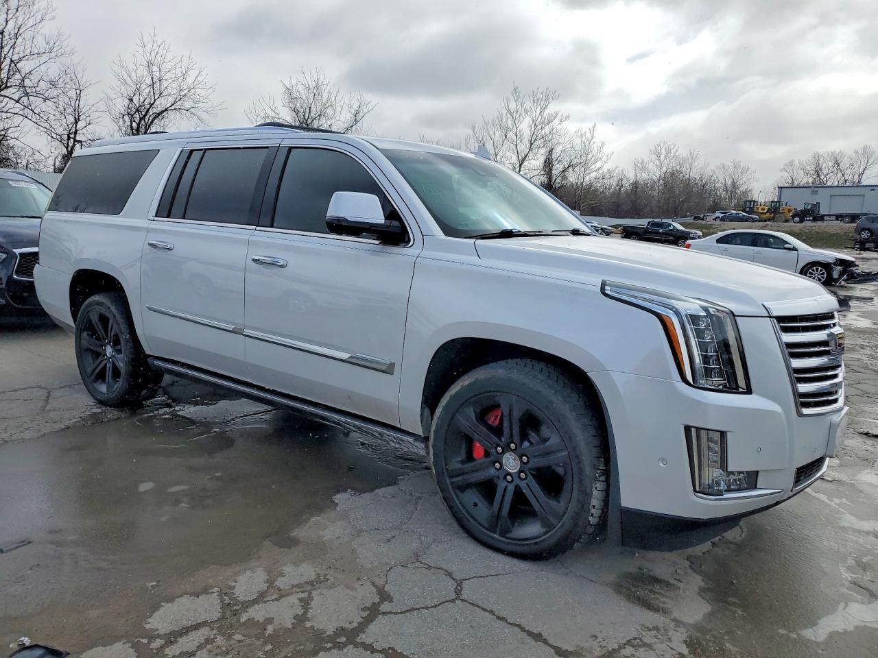 2018 CADILLAC Escalade ESV