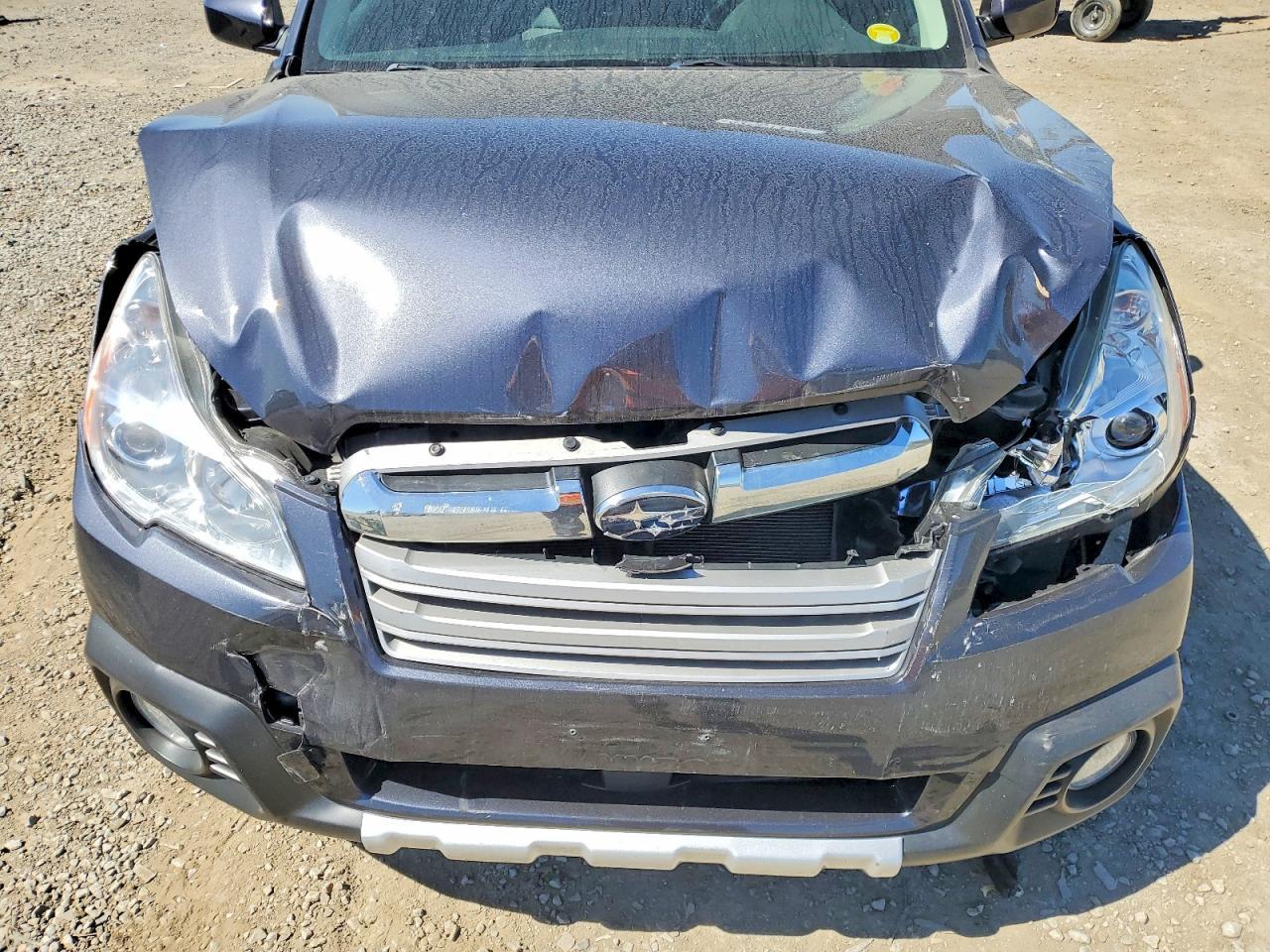 2013 SUBARU Outback