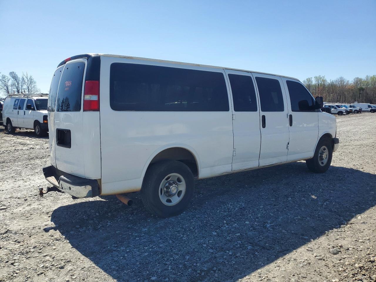 2016 CHEVROLET Express 3500