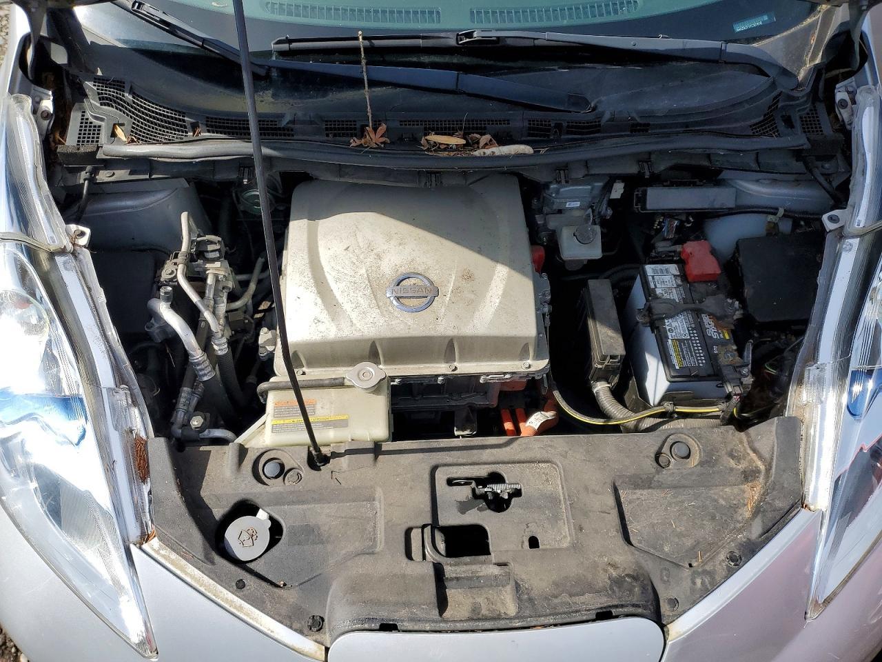 2015 NISSAN LEAF