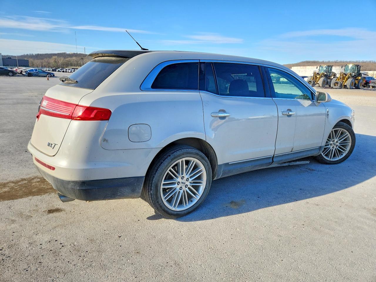 2019 LINCOLN MKT