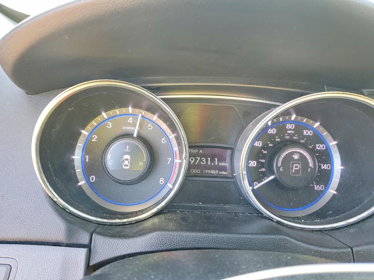 2011 HYUNDAI SONATA