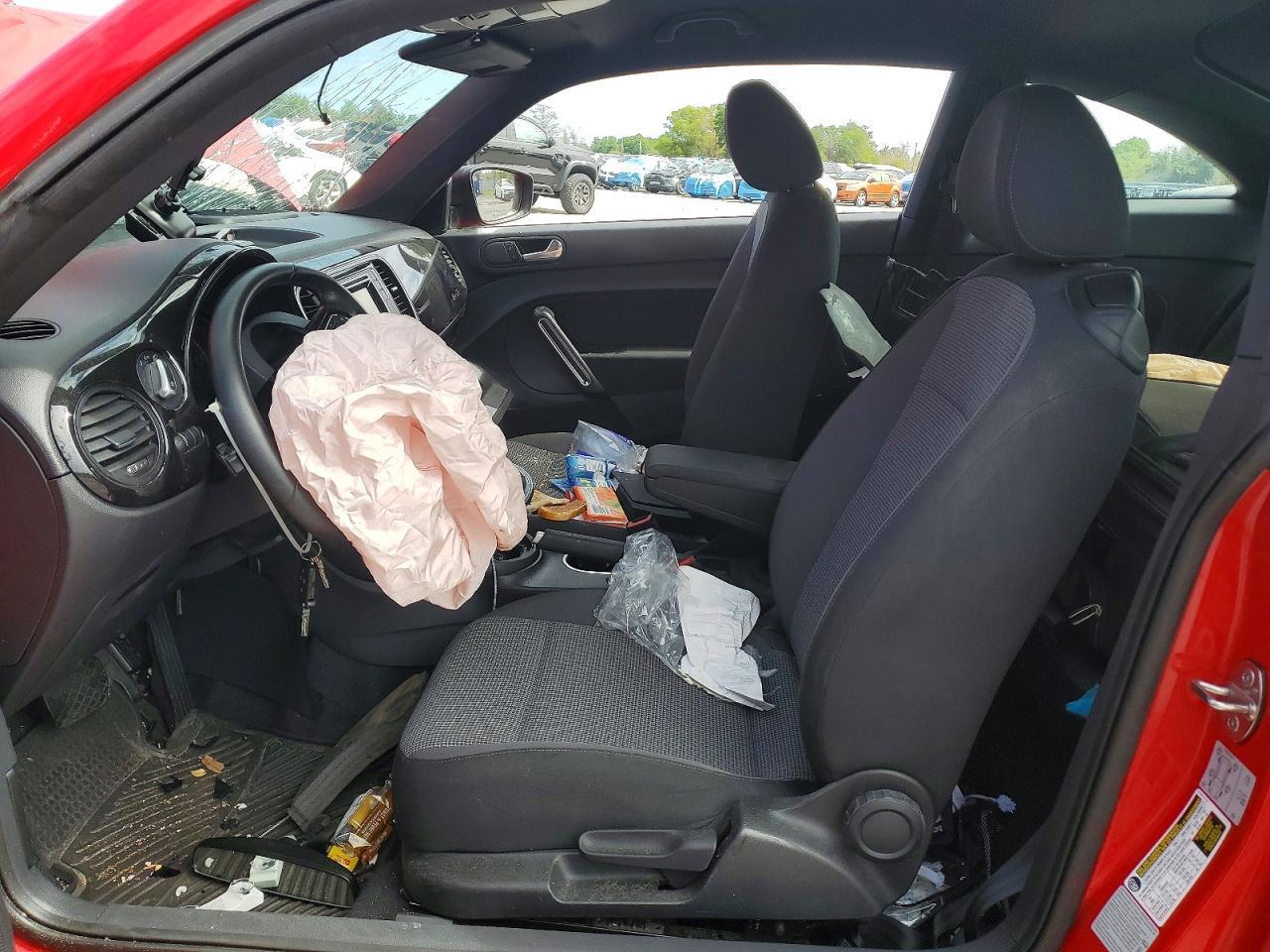 2017 VOLKSWAGEN Beetle