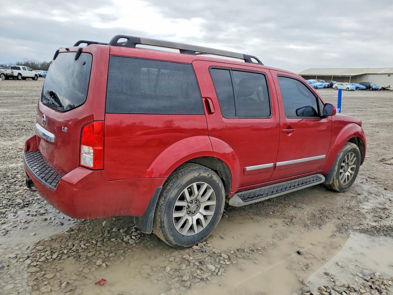 2011 NISSAN PATHFINDER