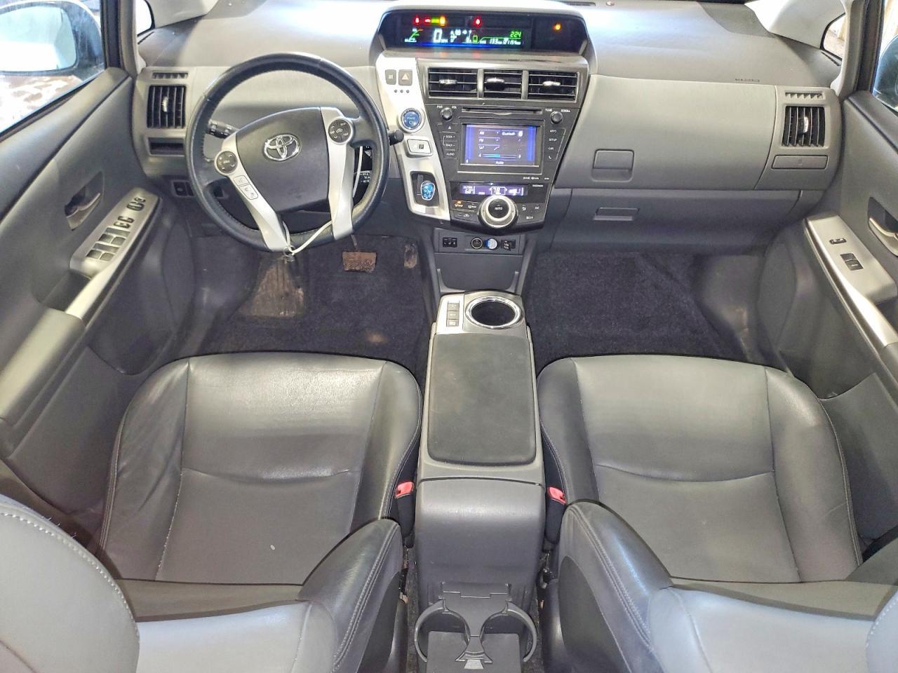 2013 TOYOTA PRIUS V