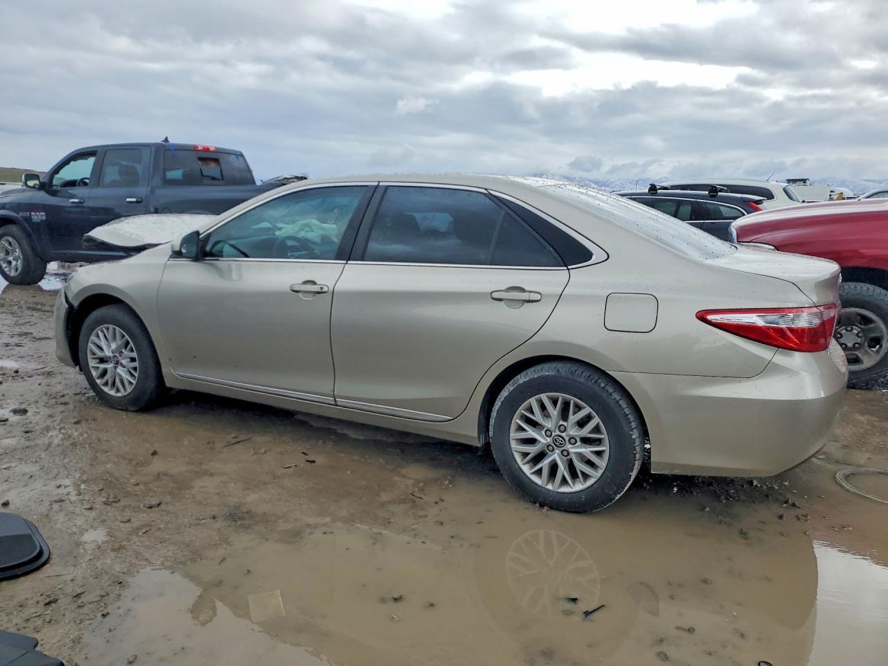 2016 TOYOTA CAMRY