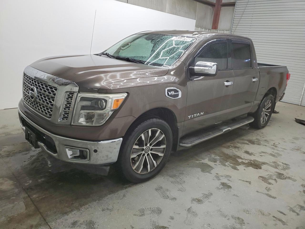 2017 NISSAN Titan