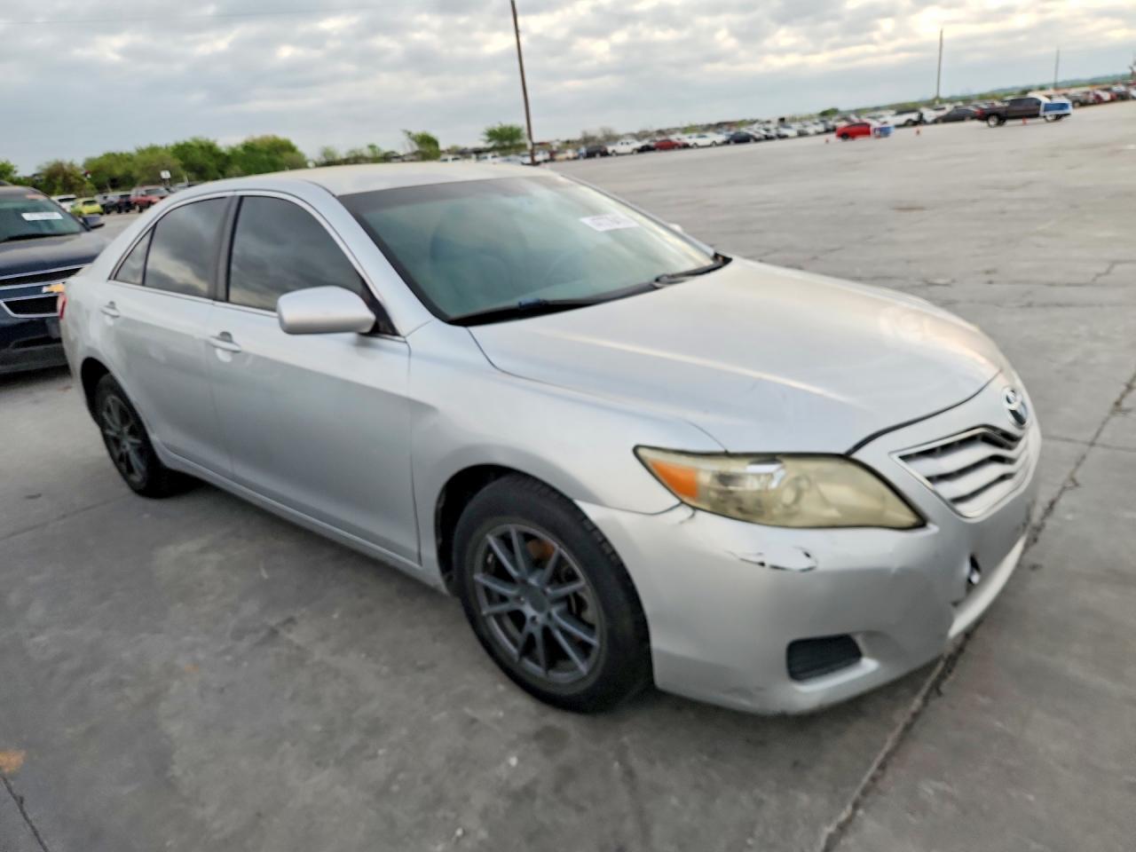 2011 TOYOTA CAMRY