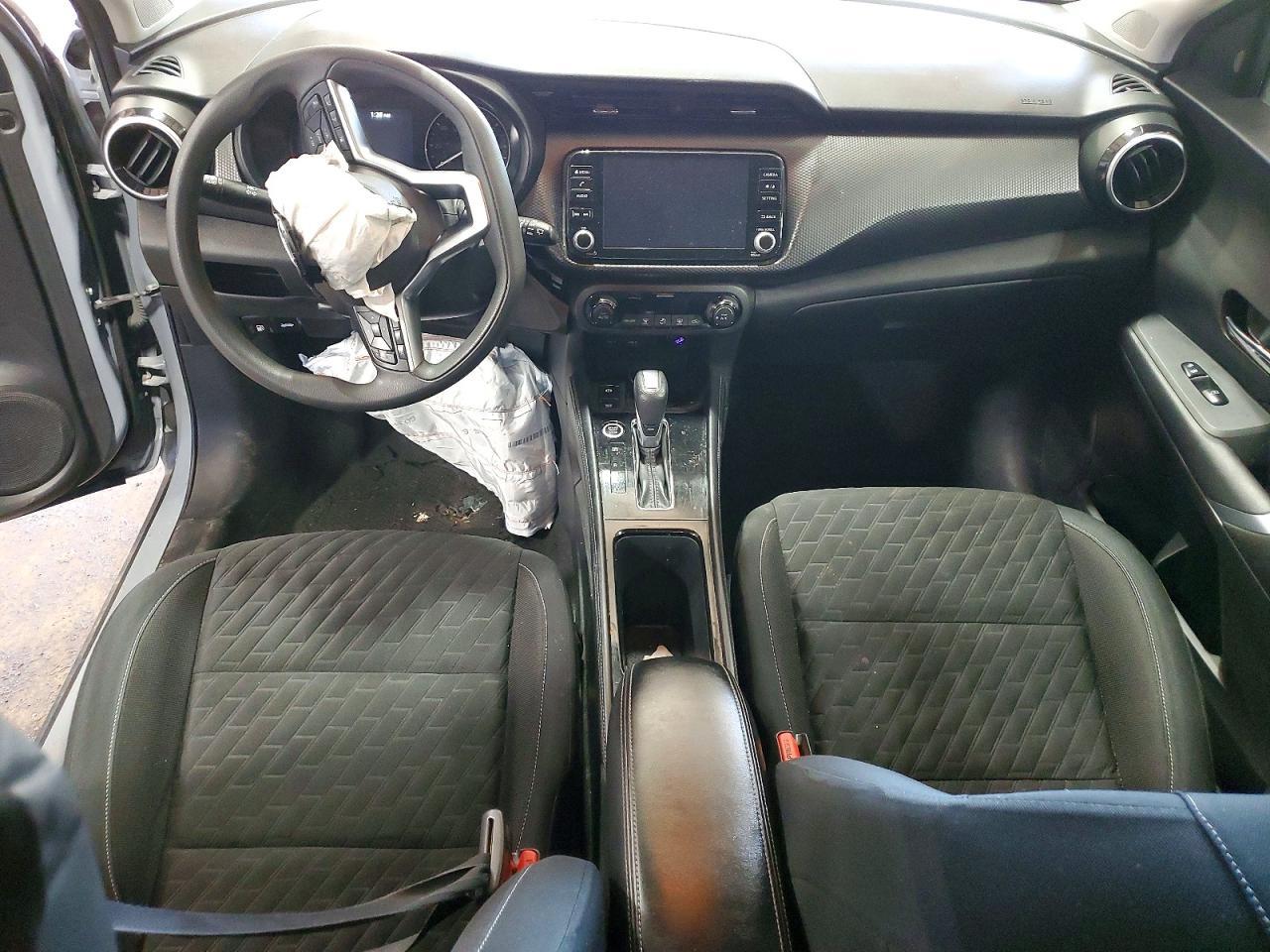 2021 NISSAN KICKS