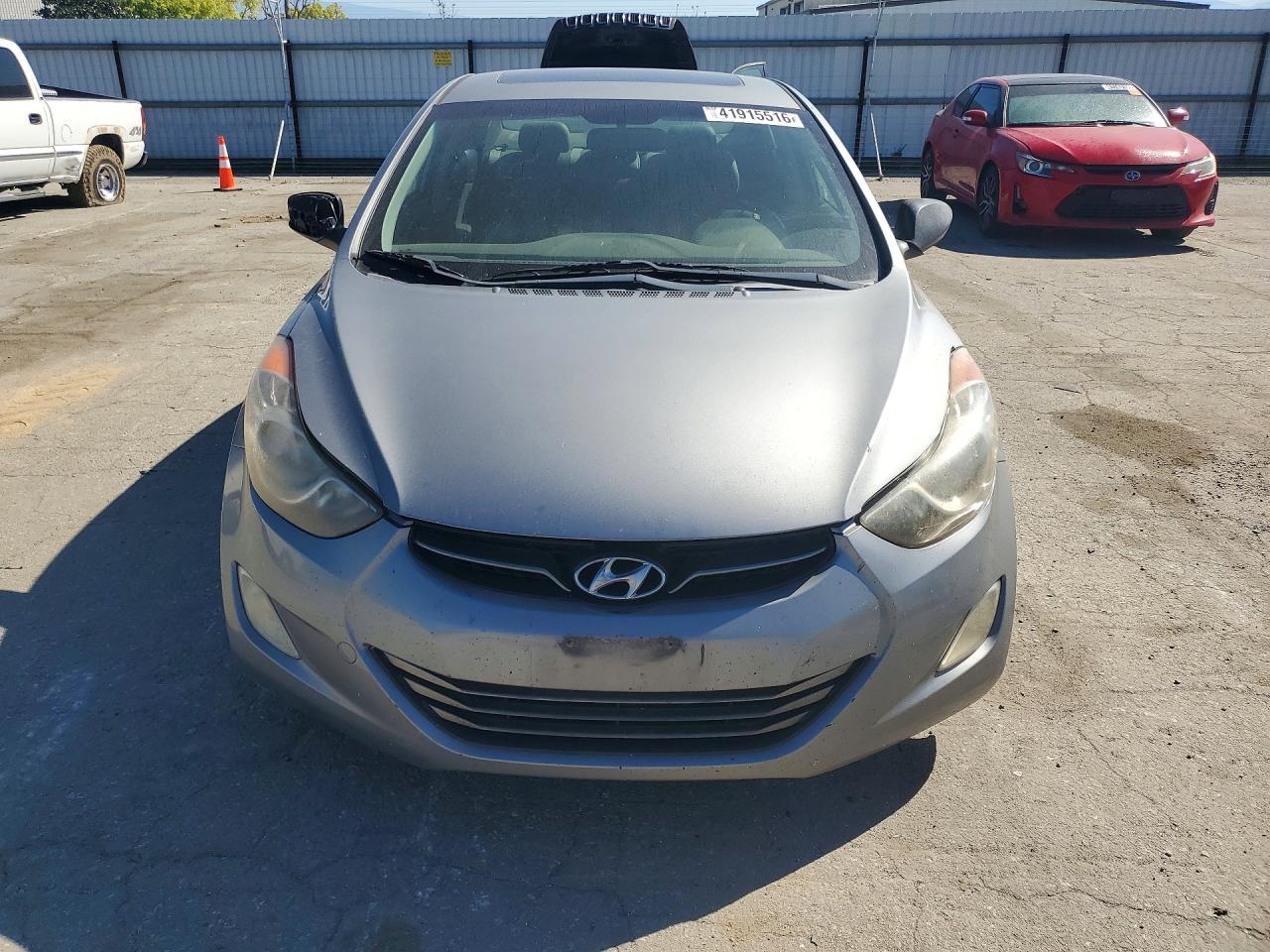 2012 HYUNDAI ELANTRA