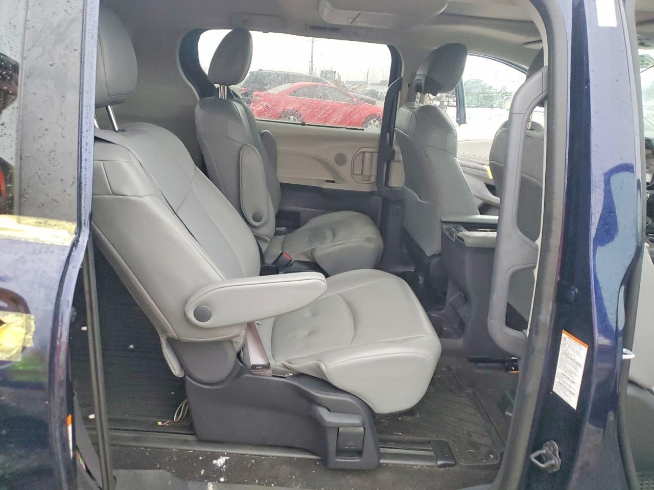 2022 TOYOTA SIENNA