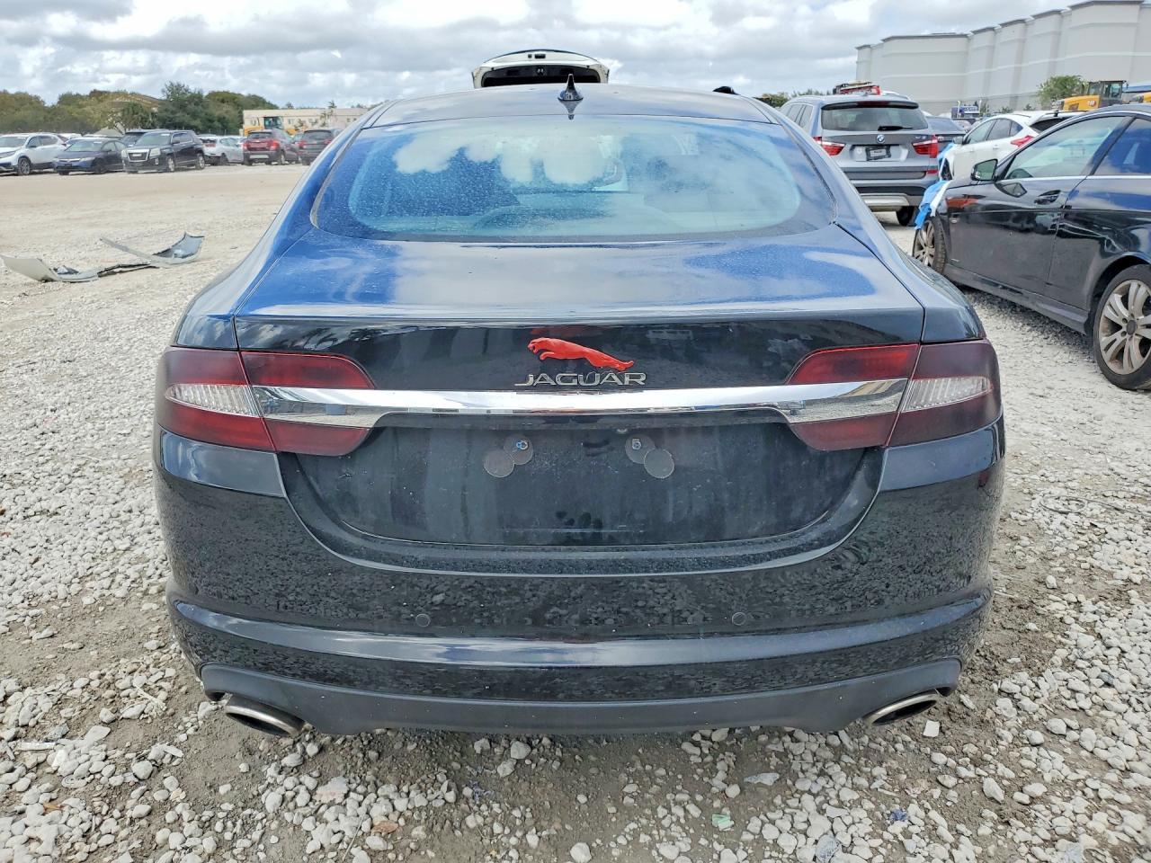 2014 JAGUAR XF
