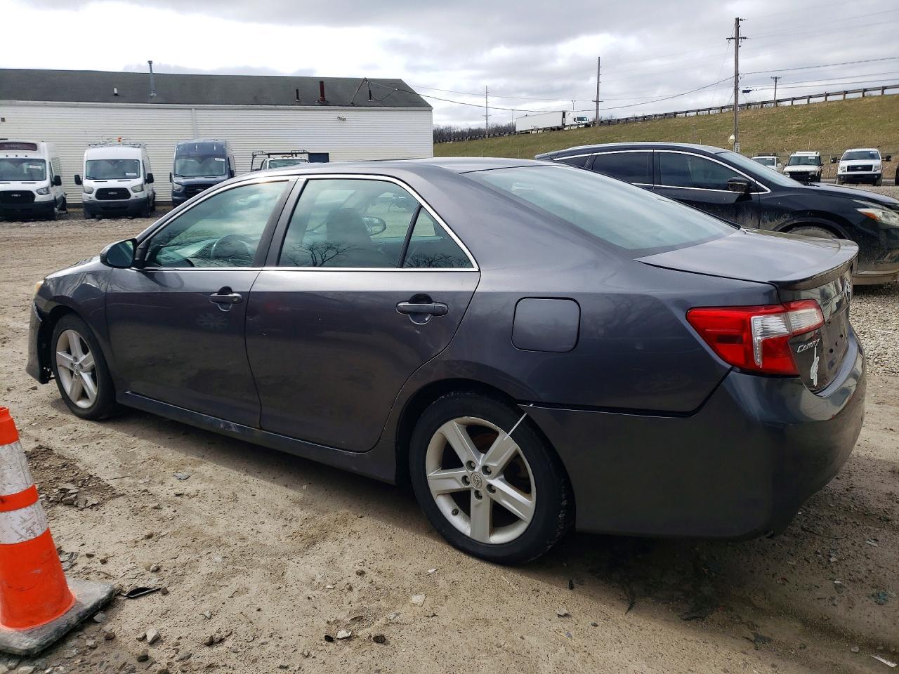 2014 TOYOTA CAMRY