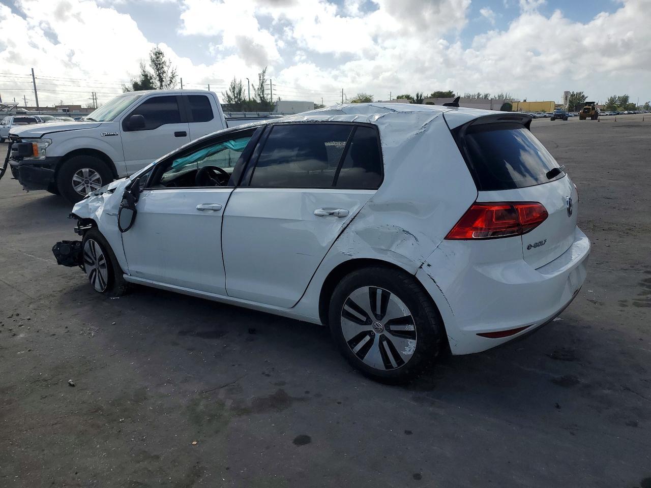 2016 VOLKSWAGEN e-Golf