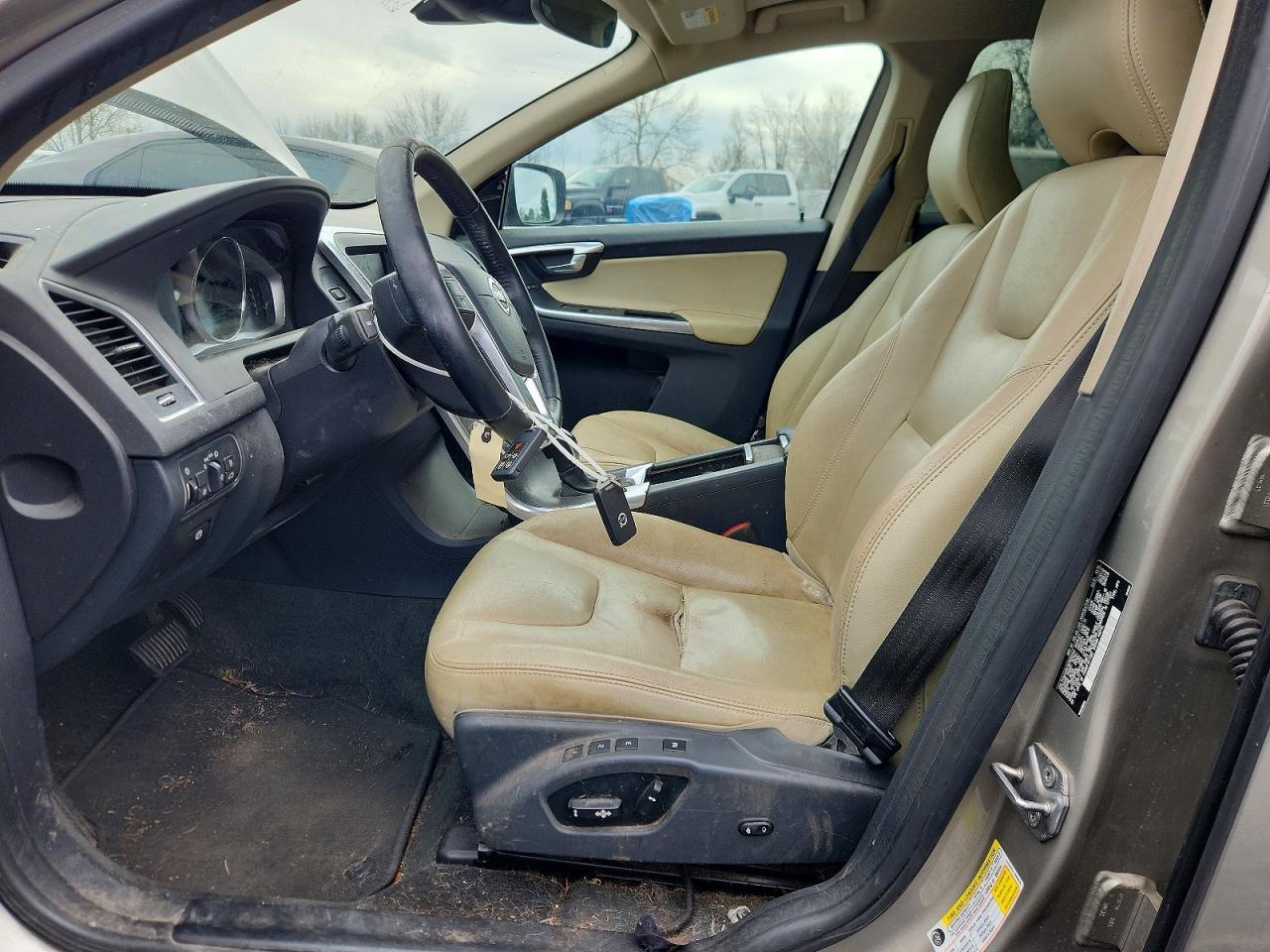 2016 VOLVO XC60