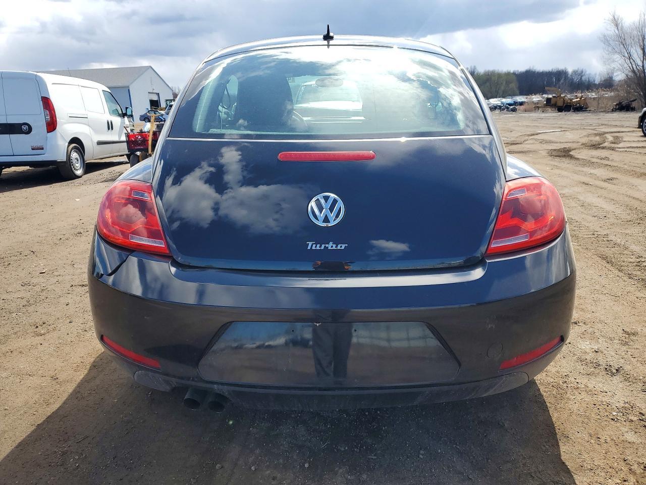 2016 VOLKSWAGEN Beetle