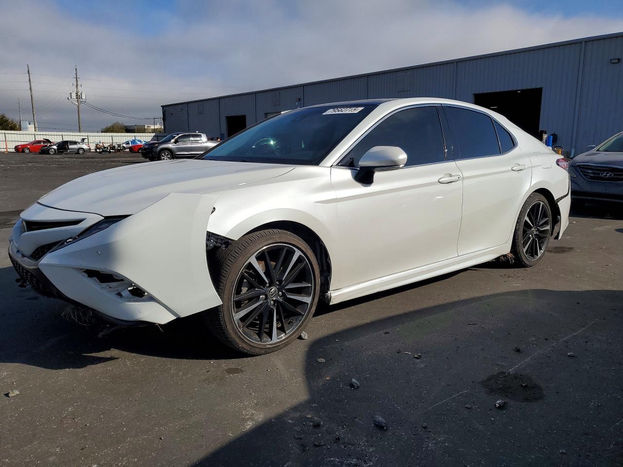 2018 TOYOTA CAMRY