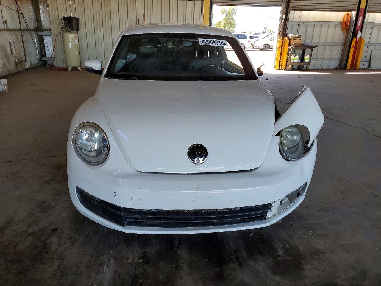 2012 VOLKSWAGEN Beetle