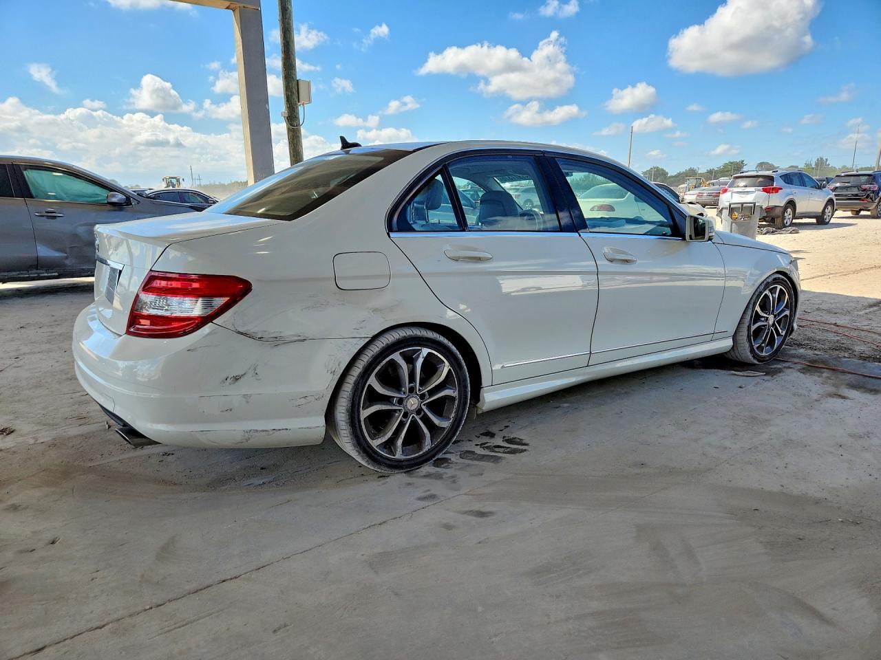 2011 MERCEDES-BENZ C-CLASS