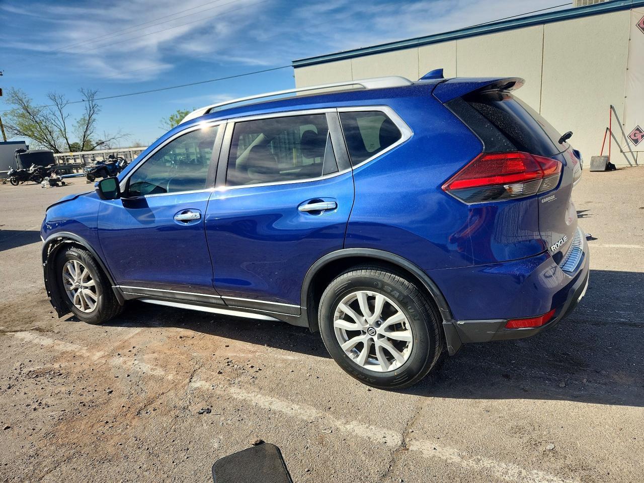 2017 NISSAN ROGUE