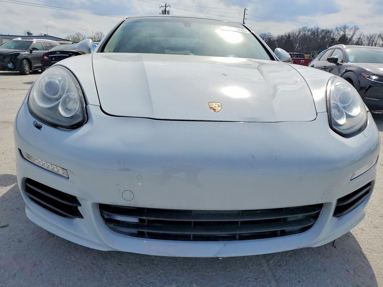 2016 PORSCHE Panamera