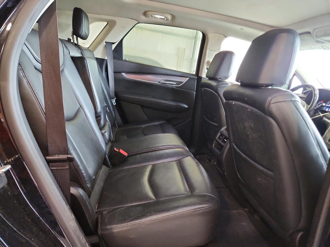 2017 CADILLAC XT5