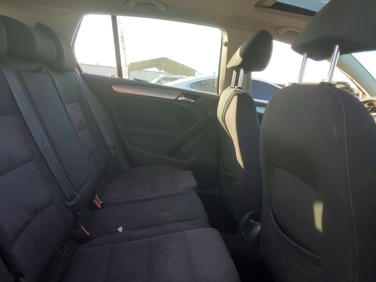 2011 VOLKSWAGEN GOLF