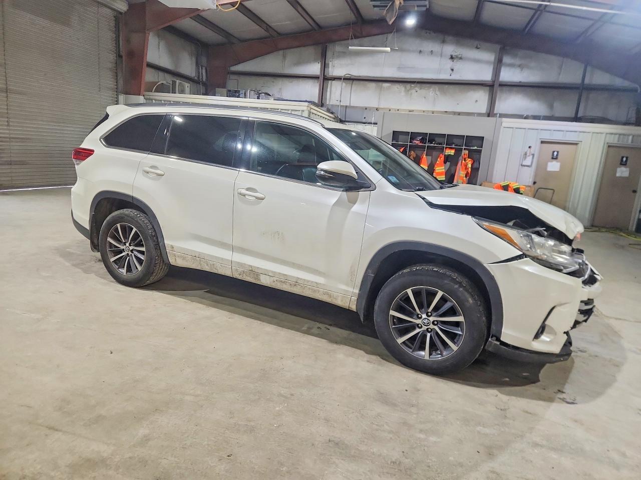 2017 TOYOTA HIGHLANDER