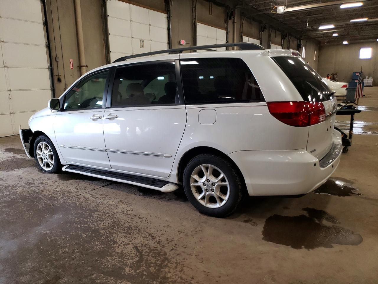 2005 TOYOTA SIENNA