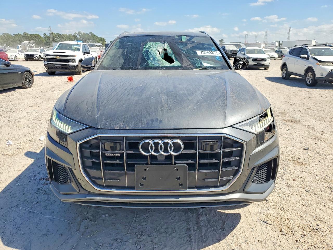 2021 AUDI Q8