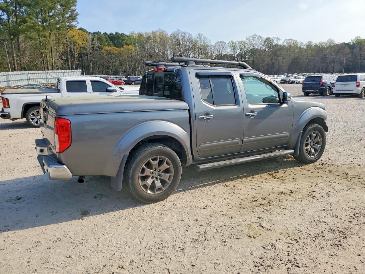 2016 NISSAN Frontier