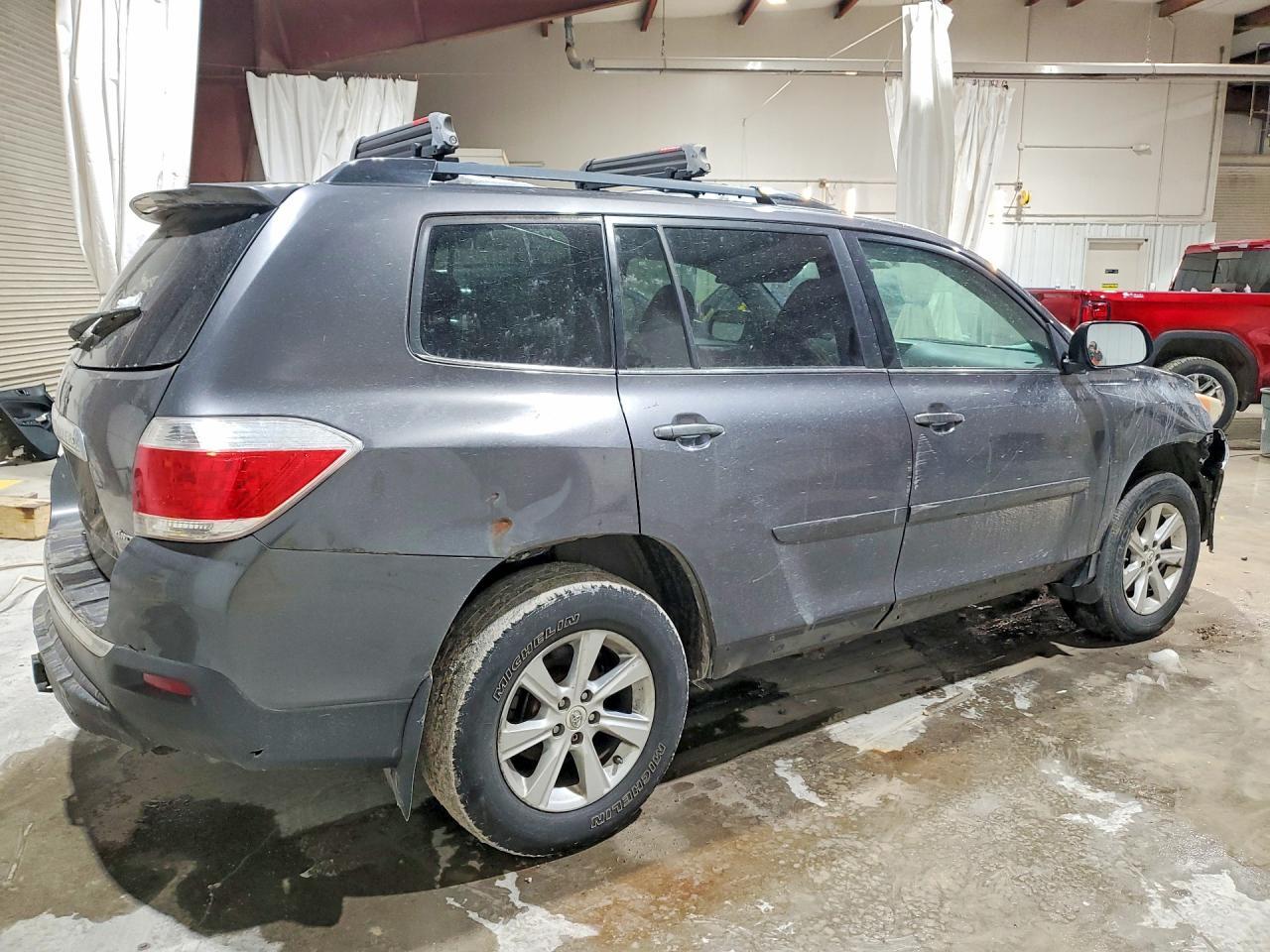 2011 TOYOTA HIGHLANDER