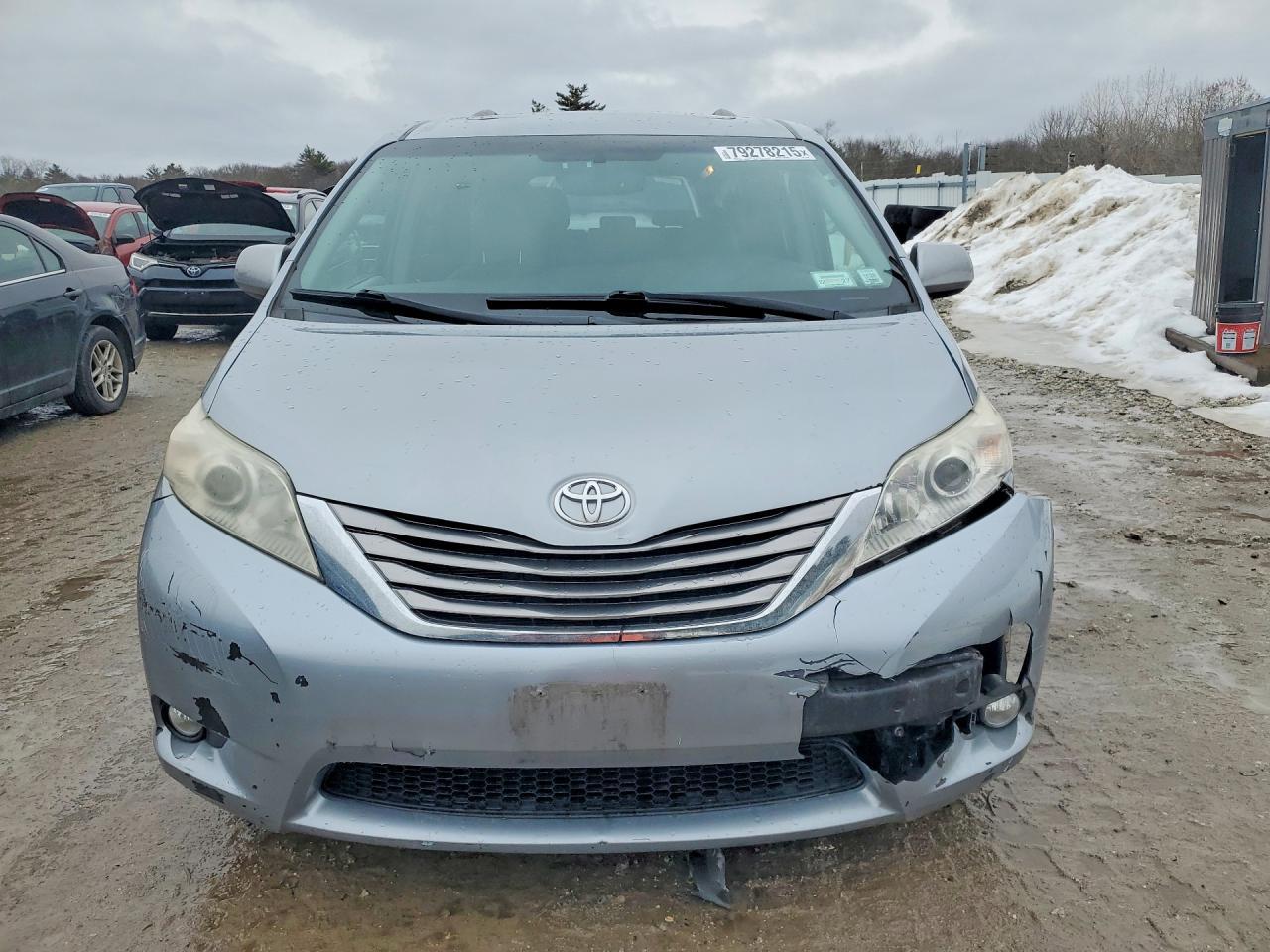 2016 TOYOTA SIENNA