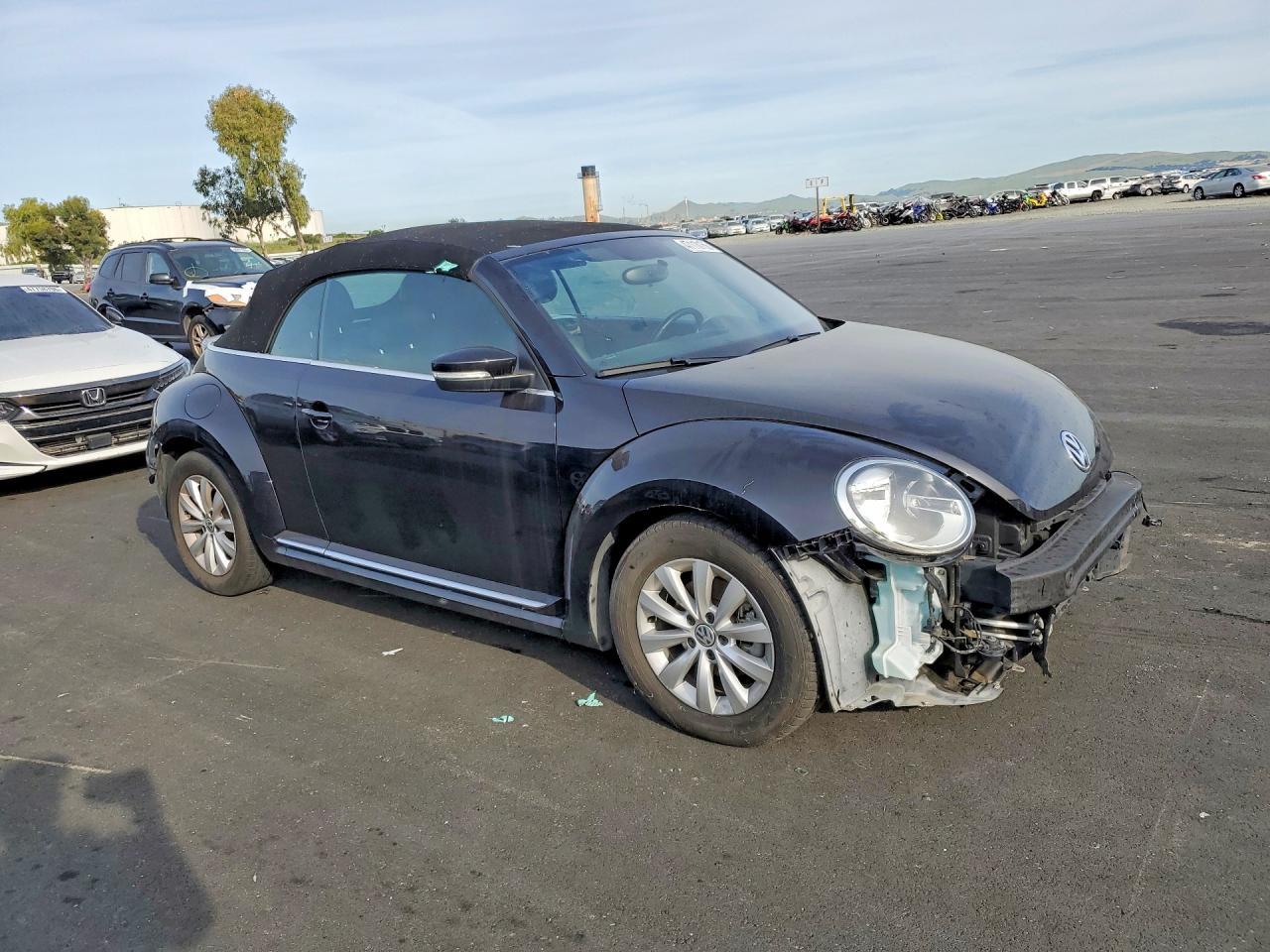 2018 VOLKSWAGEN Beetle