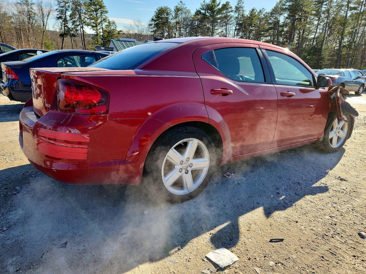 2013 DODGE Avenger