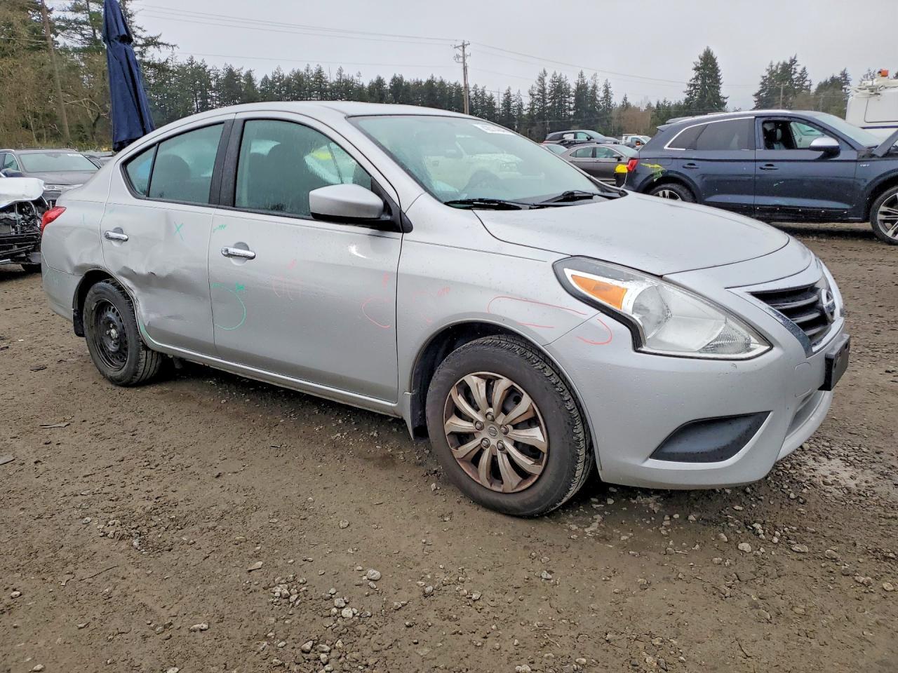 2015 NISSAN VERSA