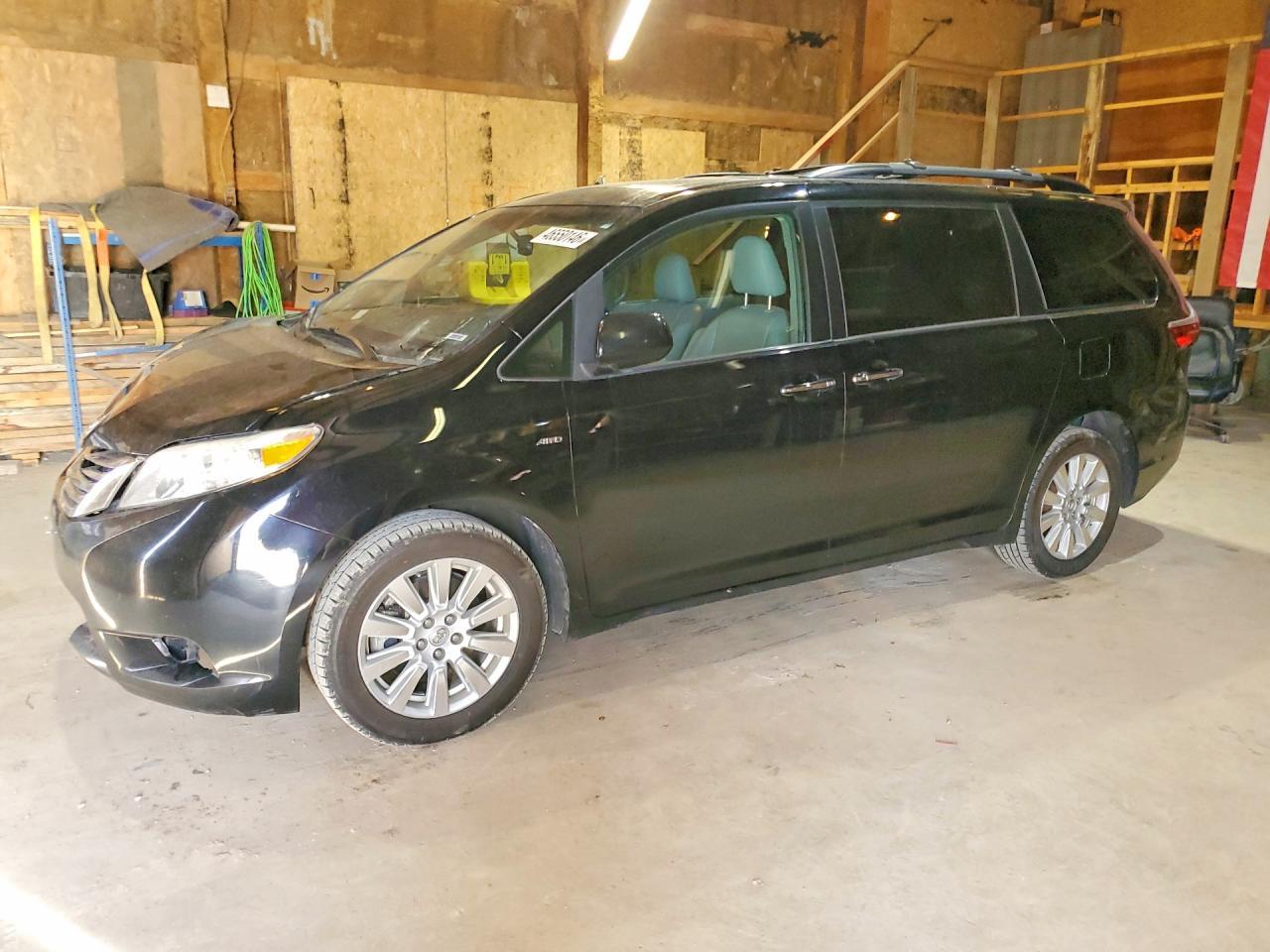 2017 TOYOTA SIENNA