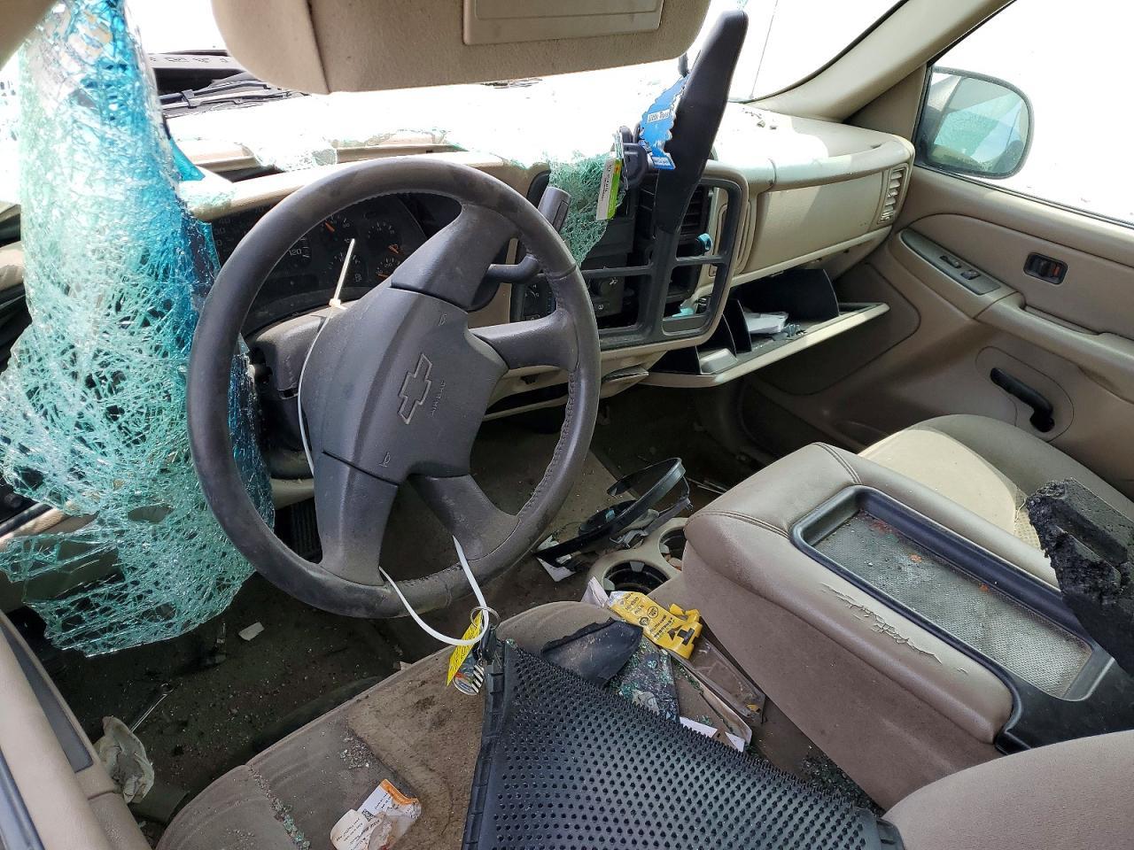 2004 CHEVROLET Tahoe