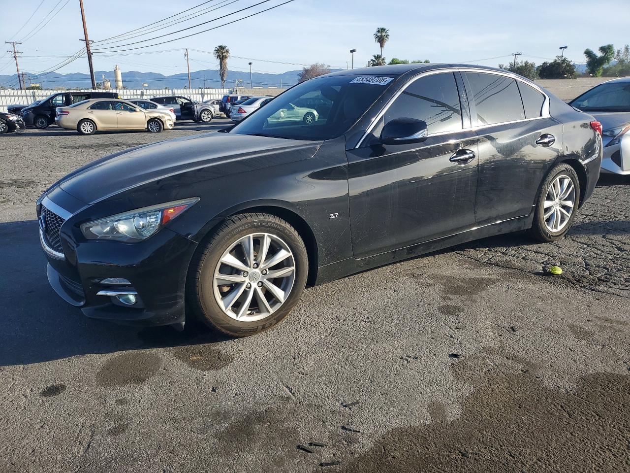2015 INFINITI Q50