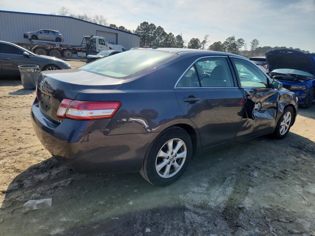 2011 TOYOTA CAMRY